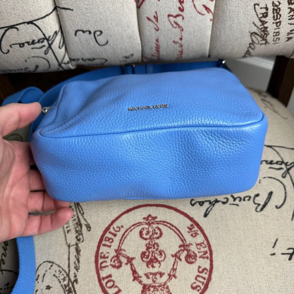 Michael Kors Jet Set Pebbled Leather Double Zip Camera Crossbody Bag Blue